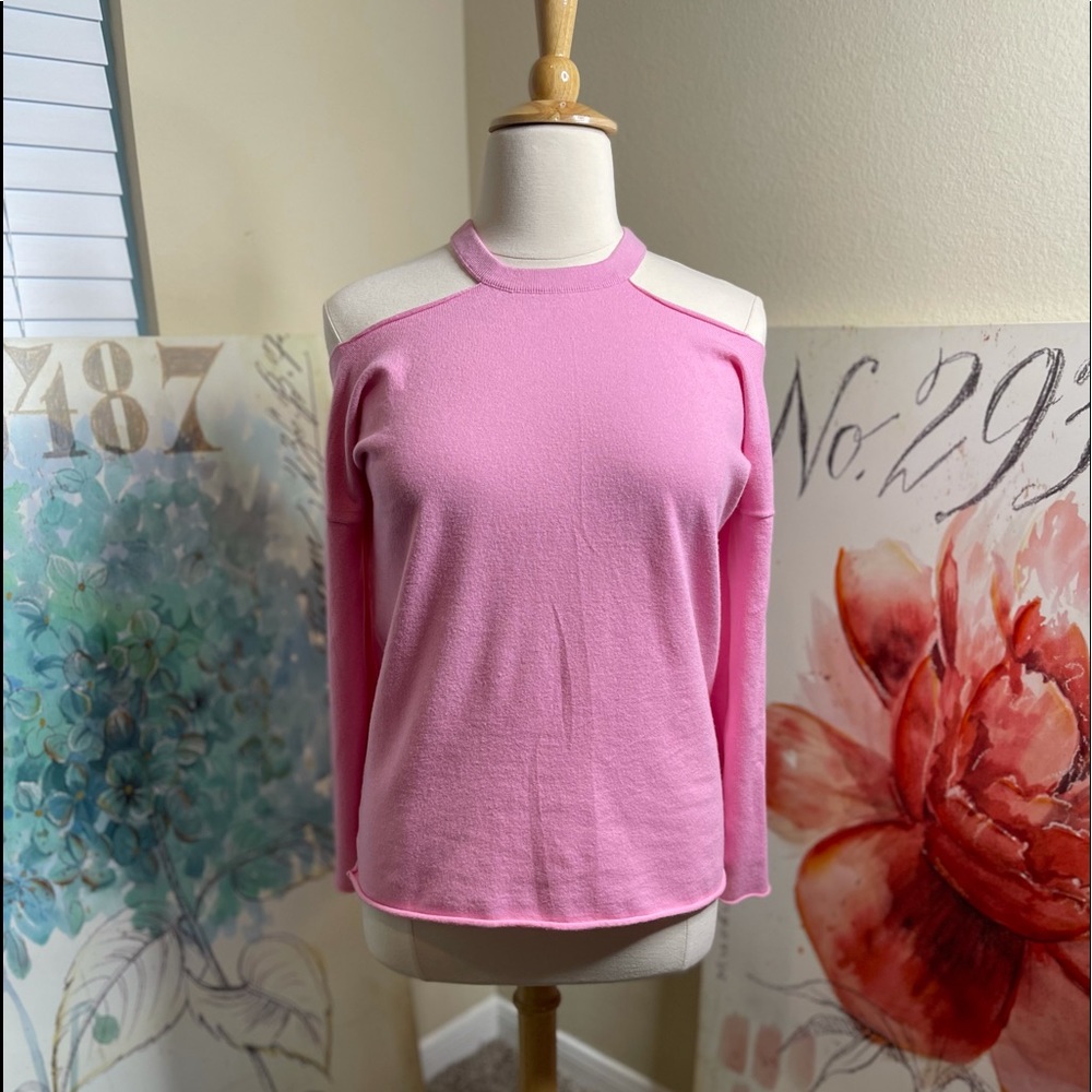 EUC Forever 21 Contemporary cold shoulder sweater